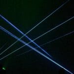 レーザー光線で壊れる？スマホ故障の被害が相次ぐのは本当か