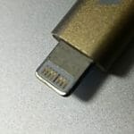 腐食するLightning端子…原因は端子の品質または充電アダプタか？