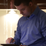 なんて呼ぶ？WiFiより100倍速のLED光波通信LiFiが次世代iPhoneに搭載？