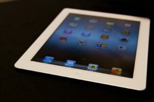 縮小するタブレット市場。スナドラ835のWIN+Androidは救世主になるのか