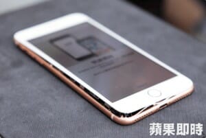 iPhone8 Plusが膨張する…バッテリーの問題？端末設計の問題？