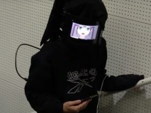 アニメキャラを映し出すデジタルマスクが開発されるAIで表情を読み取る